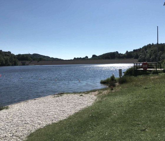 Badesee Kronenburg-, © Nordeifel Tourismus GmbH & Ferienwohnung Auszeit