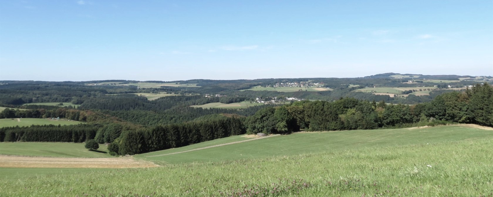 Fernsicht v.d. Kottenborner Kapelle Eifelblick, © Tourist-Information Hocheifel-Nürburgring