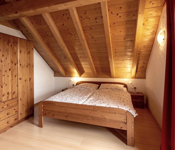 Schlafzimmer oben., © Nordeifel Tourismus GmbH & Ferienhaus Linden