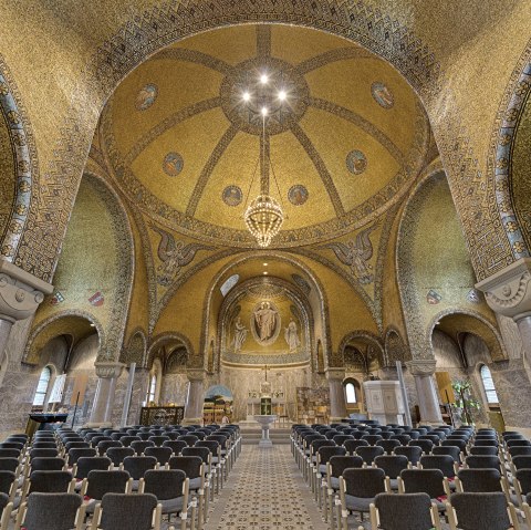 Erlöserkirche Gerolstein Innenansicht, © Foto Achim Meurer, https://achimmeurer.com/