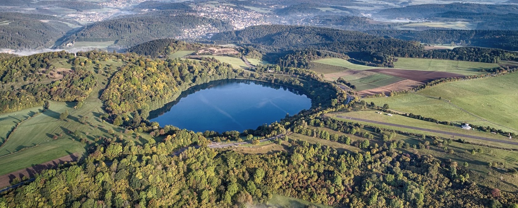 Blick auf das Weinfelder Maar, © Eifel Tourismus GmbH