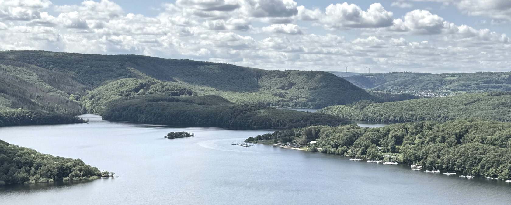 Die schöne Aussicht auf den Rursee, © Rureifel-Tourismus e.V., Dennis Winands