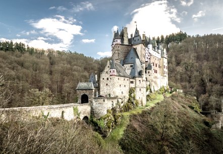 Burg Eltz stammt aus dem 12. Jahrhundert, © Eifel Tourismus, Dominik Ketz