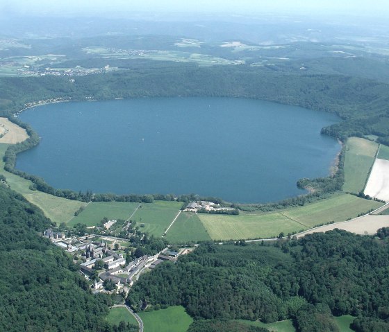 Laacher See von oben, © Walter Müller