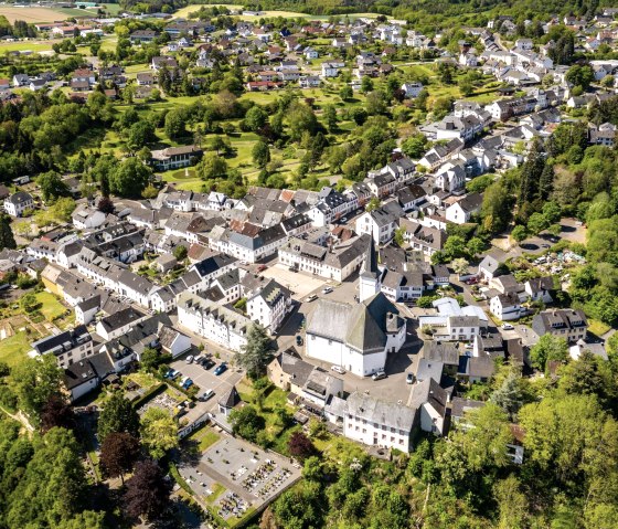 Lebensbaumkirche von oben, © GesundLand Vulkaneifel/D. Ketz