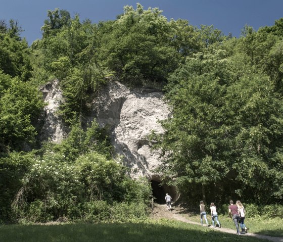 Ausflug zu den Trasshöhlen, © Kappest/Vulkanregion Laacher See