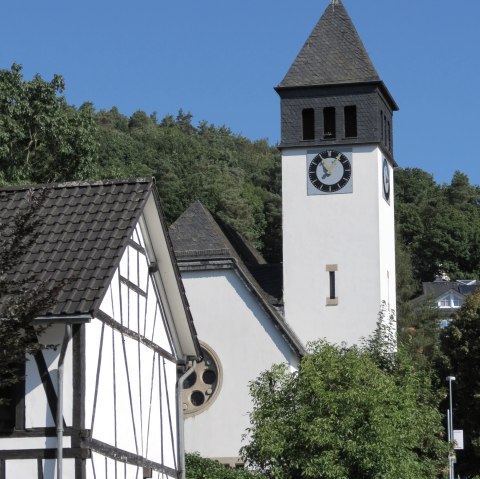 Turm der Erlöserkirche in Adenau, © Tourist-Information Hocheifel-Nürburgring