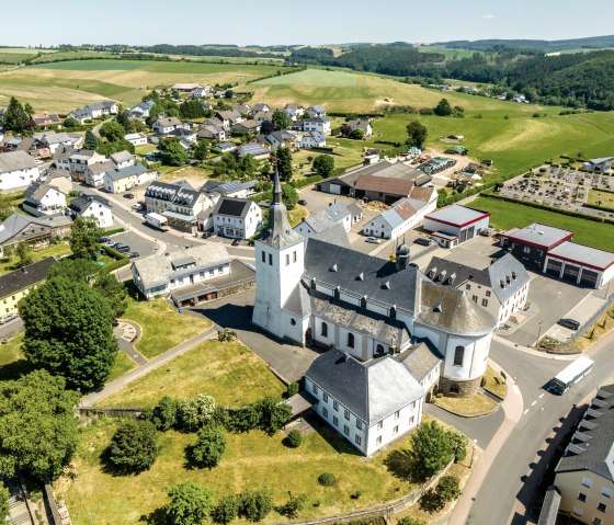 Bleialf Pfarrkirche Sankt Marien, © ET-2023-061-Pfarrkirche Sankt Marien, Bleialf-©Eifel Tourismus GmbH, Dominik Ketz.jpg