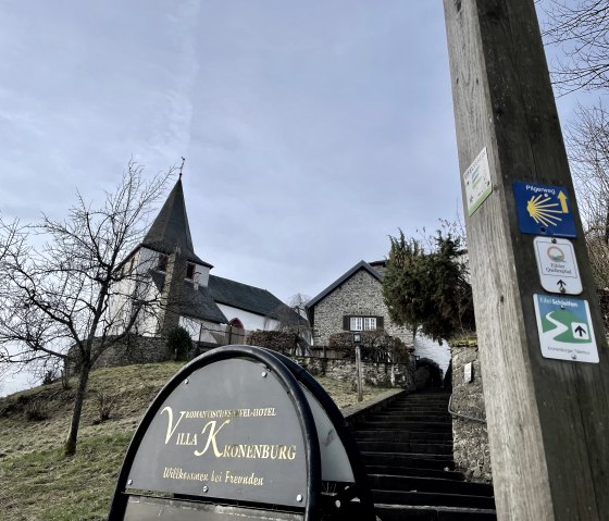 Panorama--, © Nordeifel Tourismus GmbH & Burghaus und Vills Kronenburg