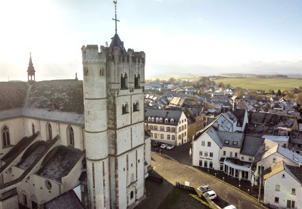 Blick auf Münstermaifeld mit Stiftskirche, © Eifel Tourismus GmbH, D. Ketz