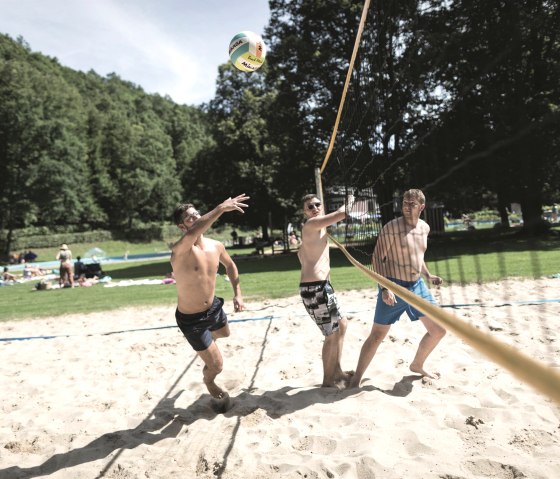 Rosenbad Gemünd Volley-ball de plage, © Foto Ralph Sondermann · Rosenbad Gemünd