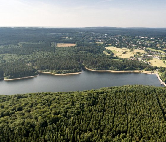 Struffeltroute: Dreilägerbachtalsperre aus der Luft, © Eifel Tourismus GmbH/D. Ketz