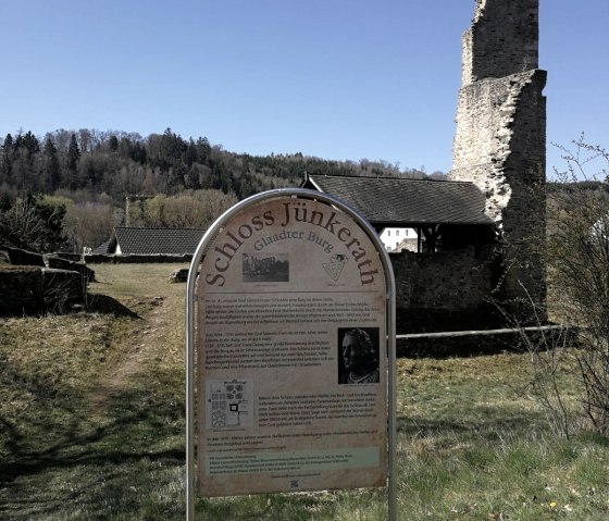 Ruines du château de Glaadt, © Touristik GmbH Gerolsteiner Land . U. Klinkhammer