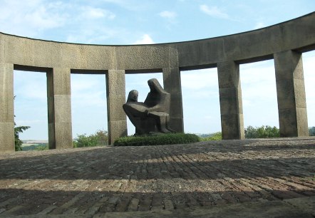 Ehrenfriedhof Daleiden Südeifel, © Tourist-Info Islek