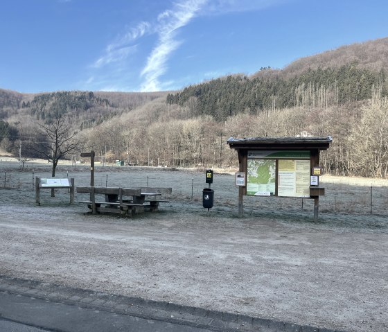 Wandelaars parkeerplaats Finkenauel Erkensruhr, © Rursee-Touristik GmbH