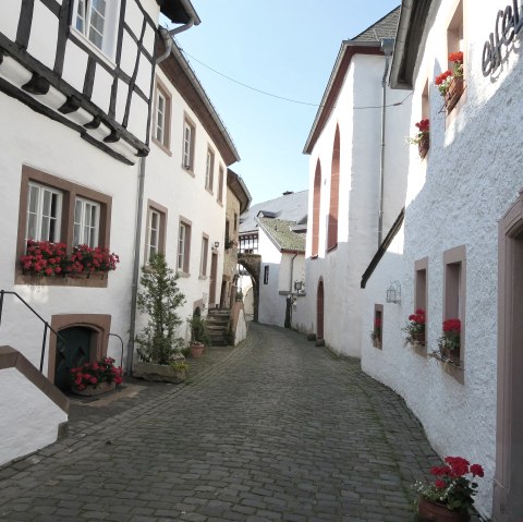 Hist. Burgdorf Kronenburg, © Tourist-Information Prümer Land