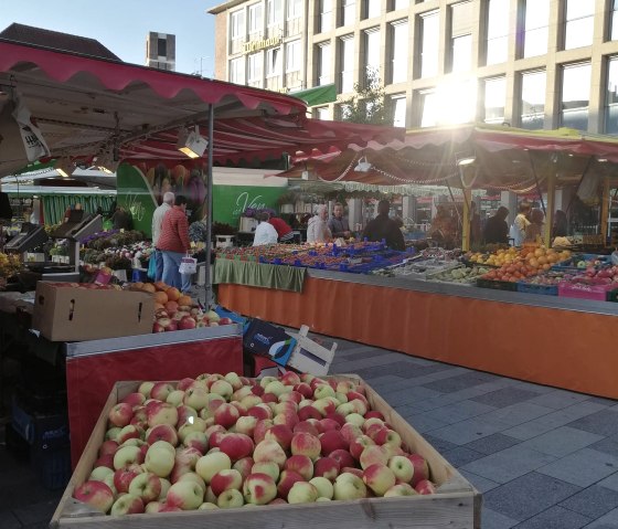 Marché hebdomadaire de Düren Stand de fruits, © Win.dn GmbH