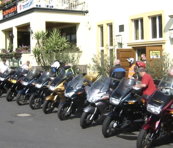 motorradgruppe_960x480px