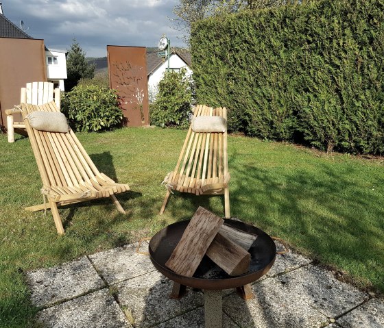 gemütliche Sitzecke mit Grillplatz