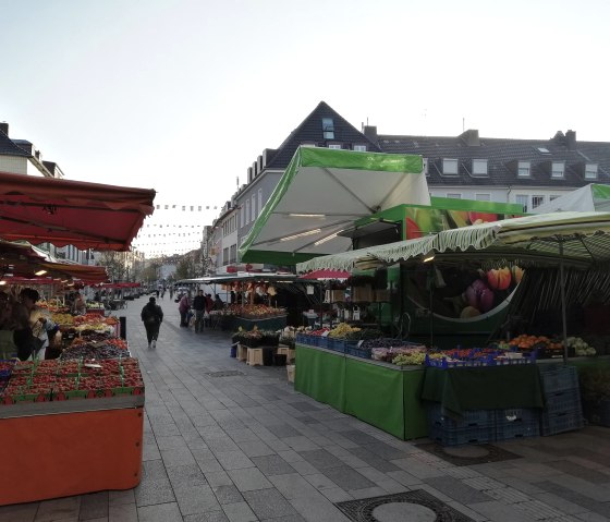 Stands du marché hebdomadaire de Düren, © Win.dn GmbH