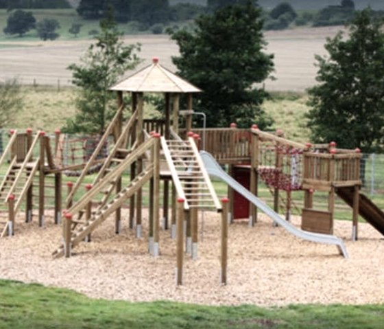 Abwechslungsreicher hauseigener Kinderspielplatz, © Gasthaus zur Breit