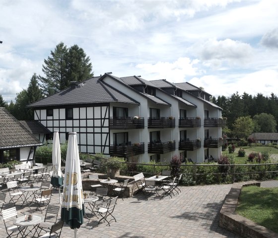 Studiohaus mit Biergarten, © Sporthotel Grafenwald