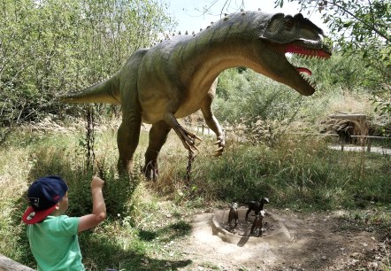 Ausflug mit Kindern im Dinosaurierpark Teufelsschlucht, © Felsenland Südeifel GmbH