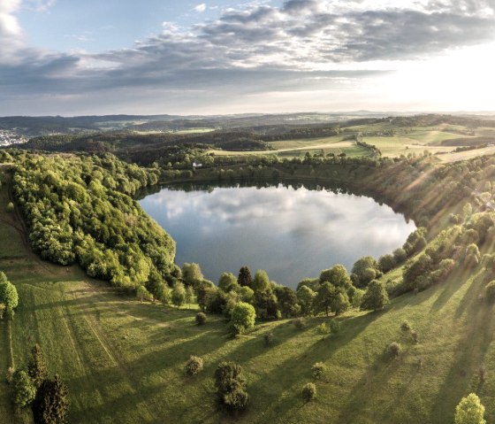 Schalkenmehrener Maar, © Eifel Tourismus GmbH, Dominik Ketz