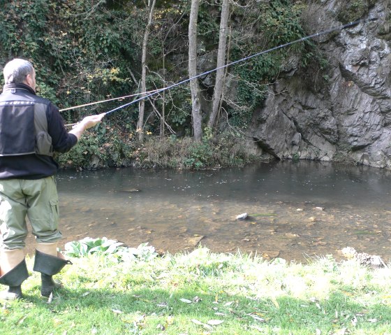 Fliegenfischen an der Lieser, © Willi Schmitt