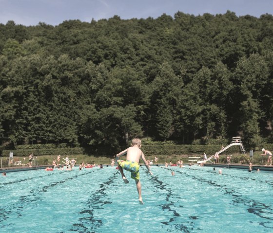 Piscine Rosenbad Gemünd, © Foto Ralph Sondermann · Rosenbad Gemünd