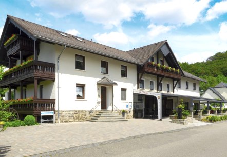 Traditionelles Heringsessen, © Gasthaus Im Pfenn