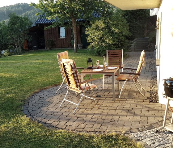 Terrasse Ferienwohnung EIFELWILD|Adenau, © Schäfer|Ferienwohnung EIFELWILD|Adenau