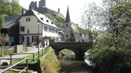 Pfarrkirche im Frühling, © Foto: Svenja Schulze-Entrup, Quelle: Touristik-Büro Vordereifel