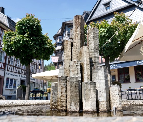 Marktbrunnen am Restaurant Blaue Ecke, © Stadt Adenau