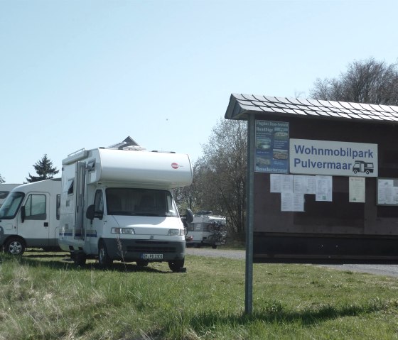 Aire de camping-car - entrée, © Feriendorf Pulvermaar