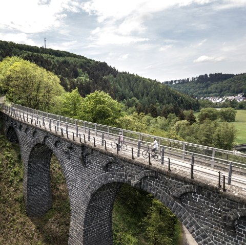 Radtour auf alter Bahntrasse - Maare Mosel Radweg Eifel, © Eifel Tourismus GmbH, D. Ketz