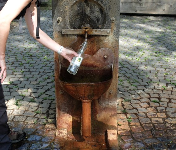 Hotzendrees - Wasser abfüllen, © GesundLand Vulkaneifel GmbH