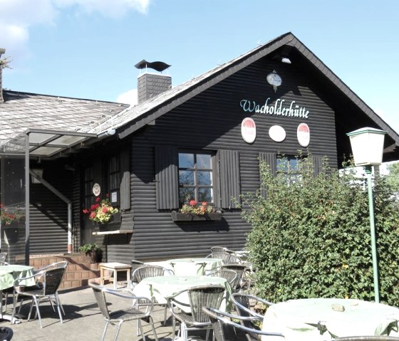 Wabelsberger Wacholderhütte-Terasse, © Foto: Svenja Schulze-Entrup, Quelle: Touristik-Büro Vordereifel